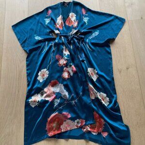 Absolutely dreamy: Meng silk robe in glistening turquoise blue!  NWOT